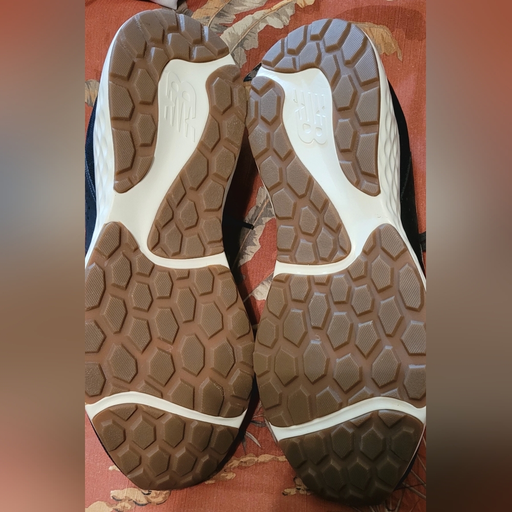 New Balance Men's 520  Athletic Shoes - Picture 2 of 6